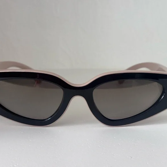 CHANEL CAT EYE SUNGLASSESNylon Black & BeigeC534/M3, A71614 X02281 S3443